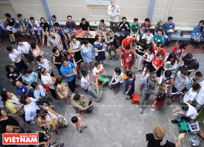 Le programme “Hanoi Collective Orchestra” a attiré beaucoup de jeunes Vietnamiens et japonais installés à Hanoi. 