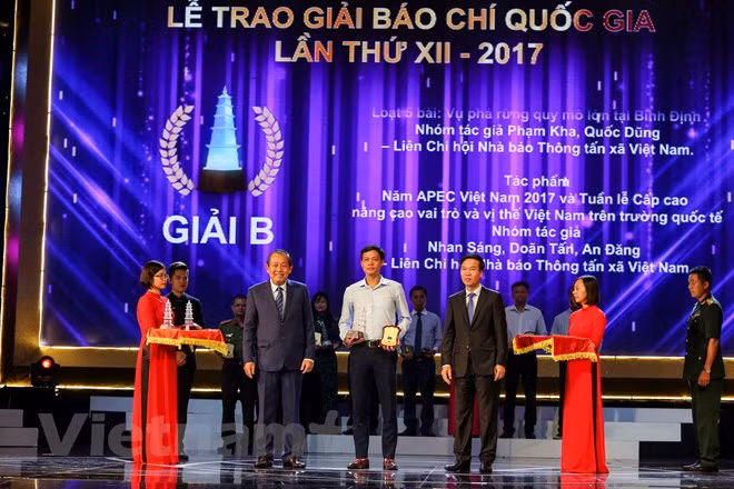 Des lauréats du prix B.