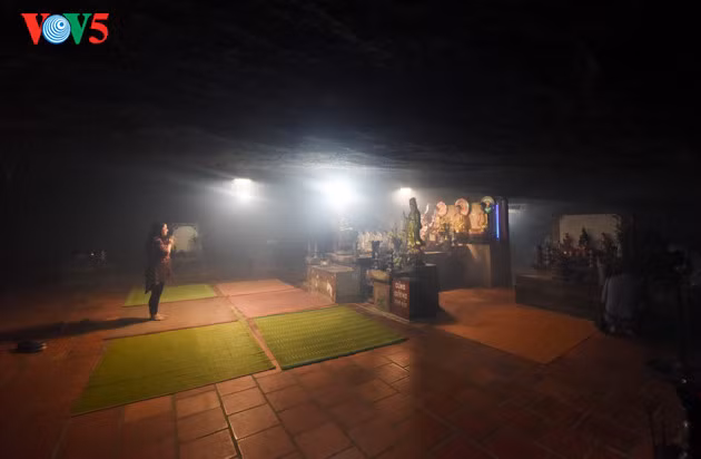 A l’intérieur de la pagode.