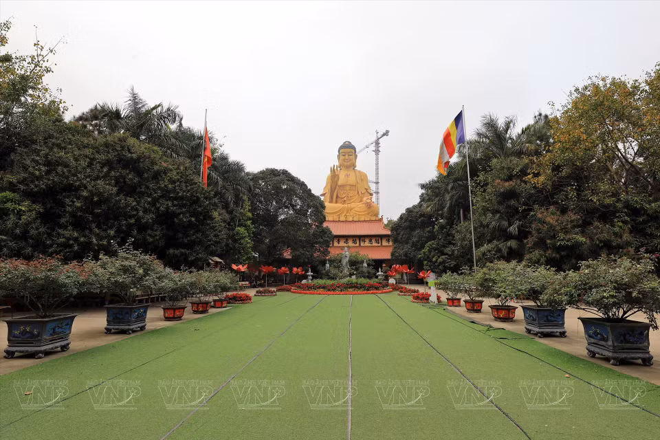 La grande cour devant la pagode.