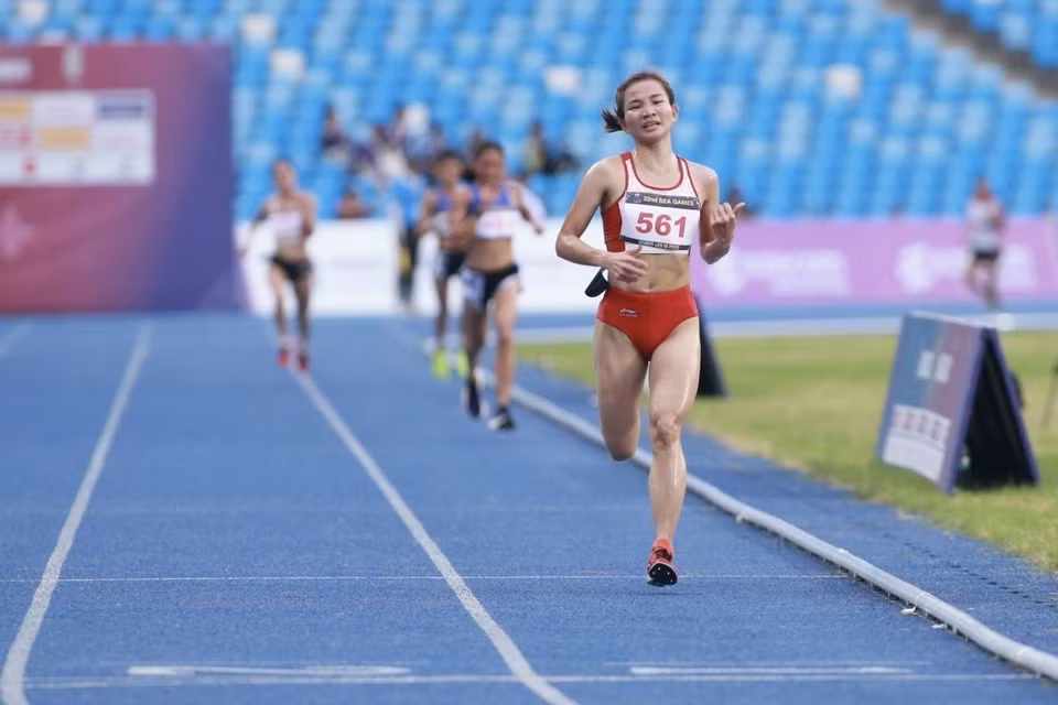 Nguyên Thi Oanh (numéro 561) a décroché une médaille d’or au 10.000 mètres féminin.