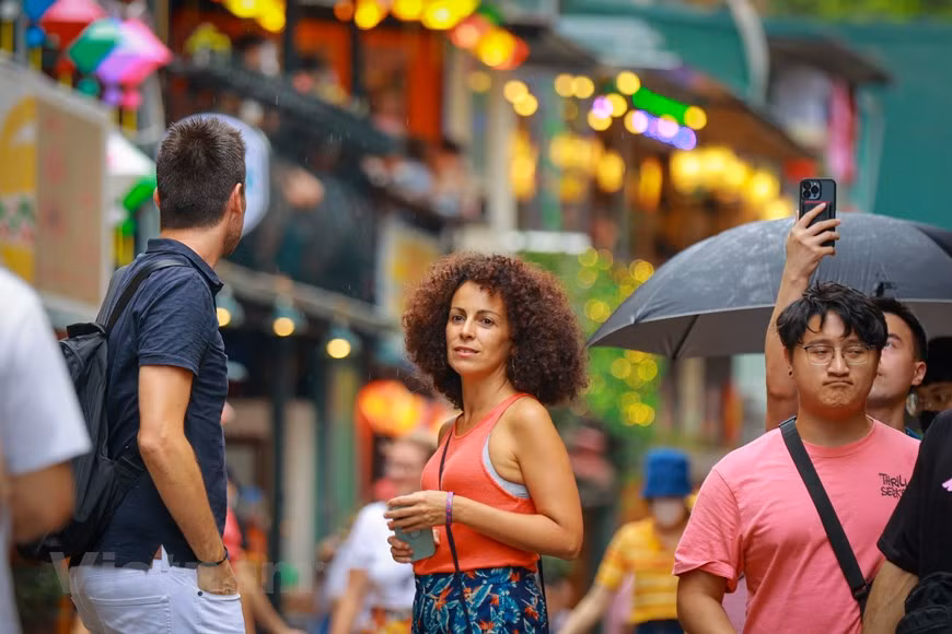 Hanoï, la capitale vietnamienne, figure parmi les cinq destinations les plus sûres pour les femmes qui voyagent seules en Asie du Sud-Est, suggérées par Tripzilla, l’un des meilleurs sites web de voyage de la région.