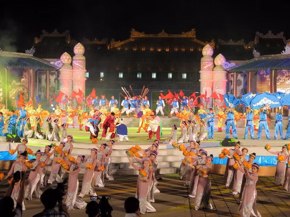 Un numéro d'artistes vietnamiens. 