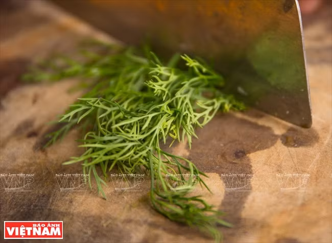 Des aneths sont indispensables pour le bouillon aux parlourdes et aux caramboles.