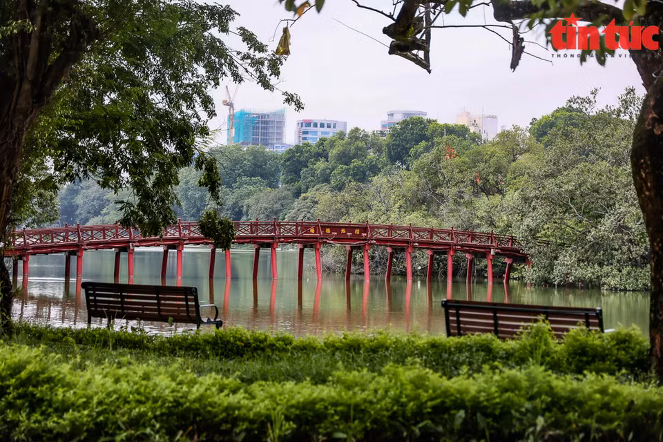 Le pont Thê Huc. Photo : VNA