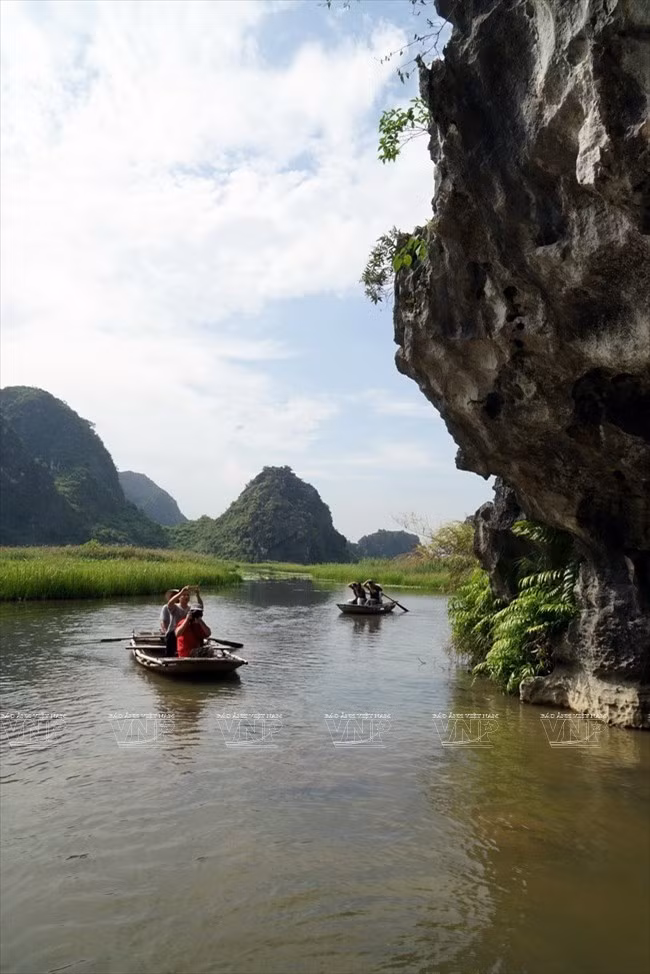Vân Long est surnommée «la baie sans vagues» 