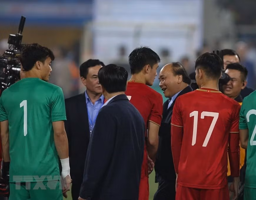 Le Premier ministre Nguyen Xuan Phuc…