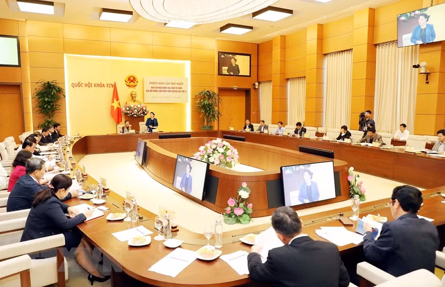  La première réunion du Comité national de pilotage et du Comité d'organisation de la 41e Assemblée générale de l'Assemblée interparlementaire de l'ASEAN s'est déroulée le 19 novembre à Hanoï, sous l’égide de la présidente de l'Assemblée nationale, Nguyen Thi Kim Ngan. 
