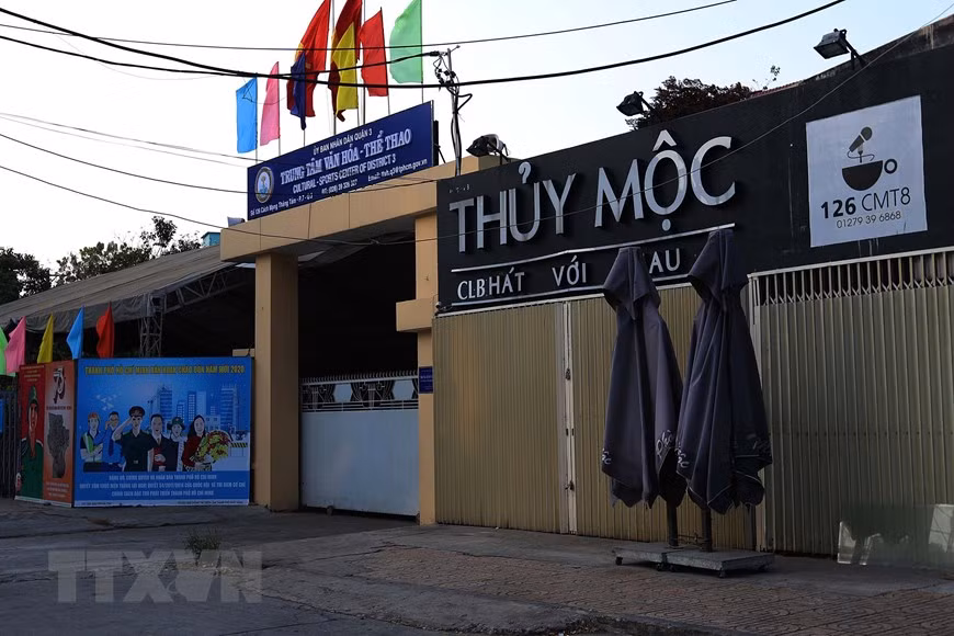  Un club artistique de la rue ''Cach mang thang 8'' (3e arrondissement) a été fermé à la demande du Comité populaire de Ho Chi Minh-Ville. 