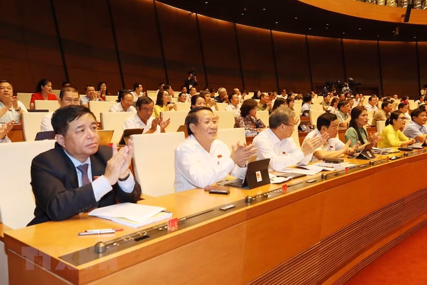  Les députés de l'Assemblée nationale ont salué l’adoption de la résolution sur l'accord de libre-échange UE - Vietnam. 