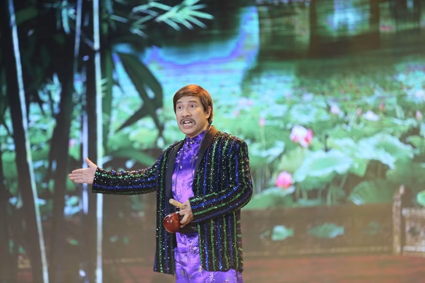  Le programme rassemble des artistes bien connus, par exemple Quang Thang qui joue le rôle de Mo. 