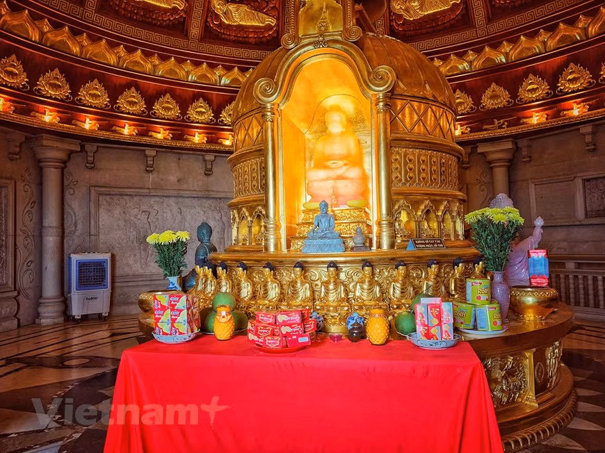 Le stupa conserve des reliques de Bouddha. Photo: Vietnam+ 