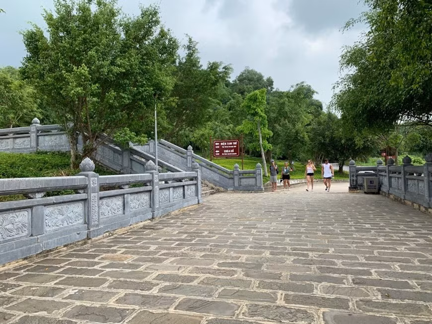 Bai Dinh est une destination attrayante pour les touristes étrangers. Photo: Vietnam+ 