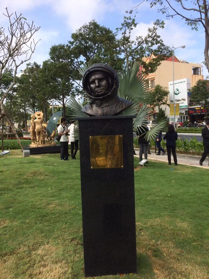 "Yuri Gagarin - le premier homme à effectuer un vol dans l'espace", Russie.