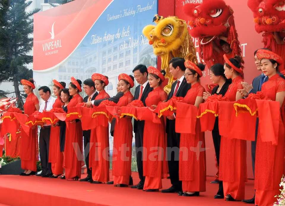 Vinpearl Ha Long est la première station balnéaire cinq étoiles du Nord du Vietnam.