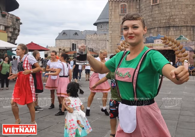 Si vous venez à Bà Nà Hills à l’occasion de la fête de la bière, vous aurez la chance de déguster gratuitement ce précieux breuvage. 