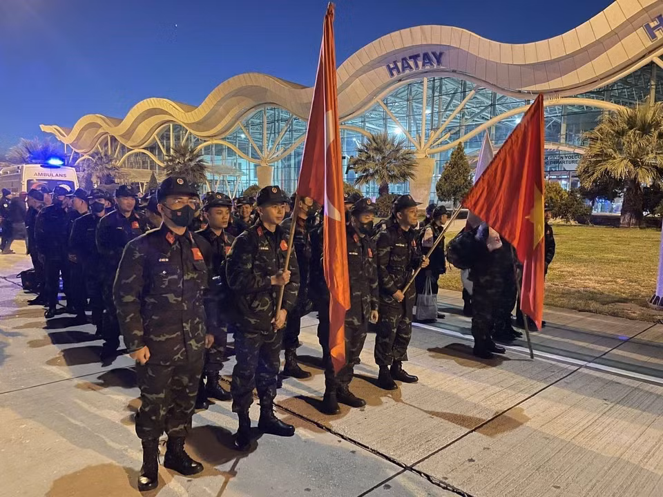  La mission de l’Armée vietnamienne, conduite par le général de brigade Pham Van Ty, est arrivée dans la province turque de Hatay et est prête à se mettre au travail. Photo : VNA 