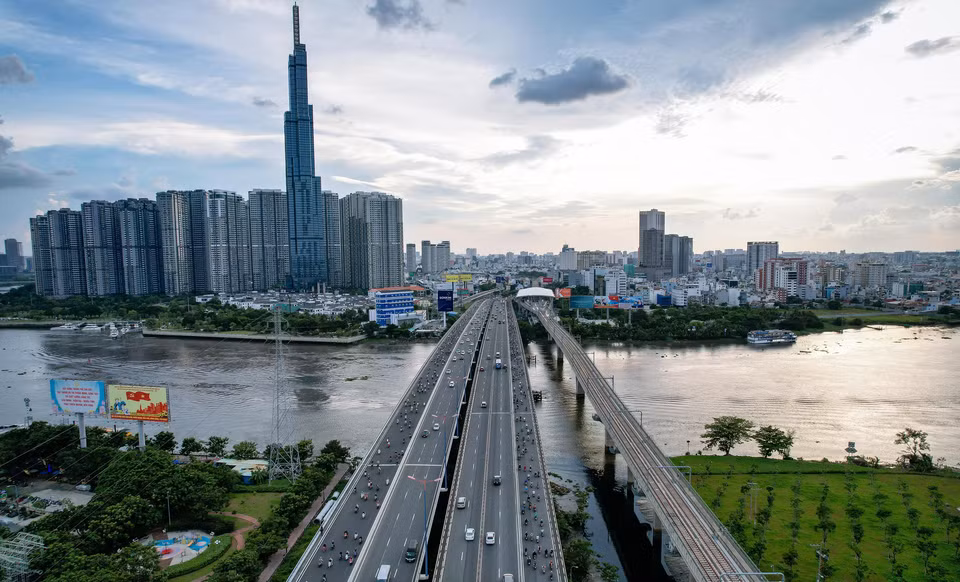  La route Vo Nguyen Giap s'étend sur près de 8 kilomètres, reliant le pont de Saigon à l'intersection de Thu Duc. Photo : thanhnien.vn 