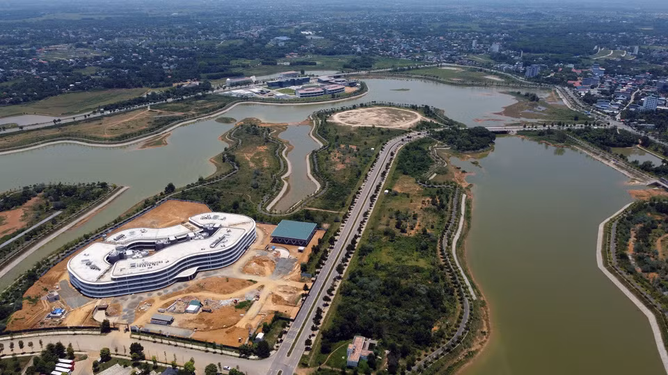 Ce parc des hautes technologies a presque achevé ses infrastructures et a déjà attiré de nombreux investisseurs dotés de fortes capacités technologiques. Photo: VNA 