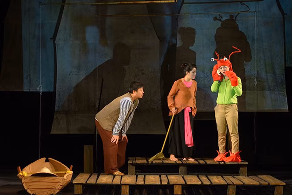 Les billets, gratuits, sont à retirer à l'Institut Goethe de Hanoi et au Théâtre de la jeunesse de Hanoi.