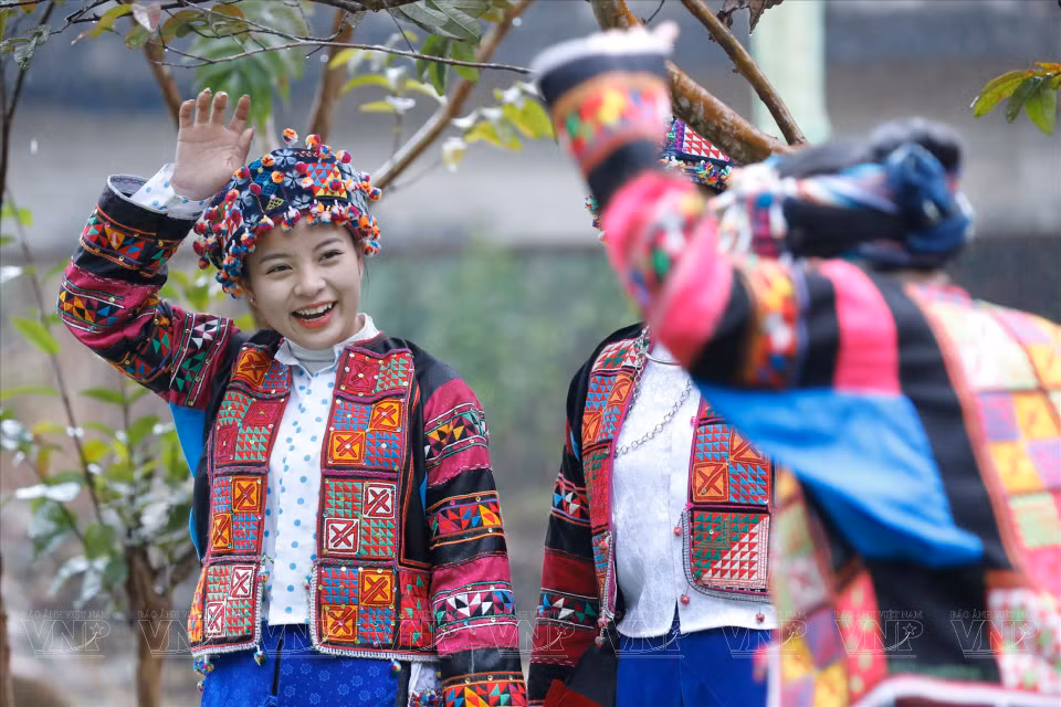Femmes Lô Lô en costume traditionnel. Photo: VNP 