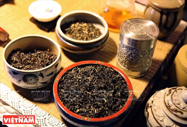 Des thés spéciaux vietnamiens préparés à partir des jeunes pousse du thé Oolong.