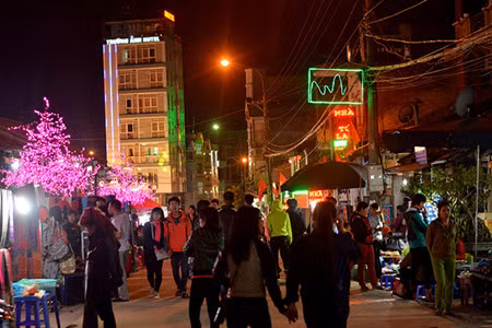 Le vieux quartier de Dông Van en fête.