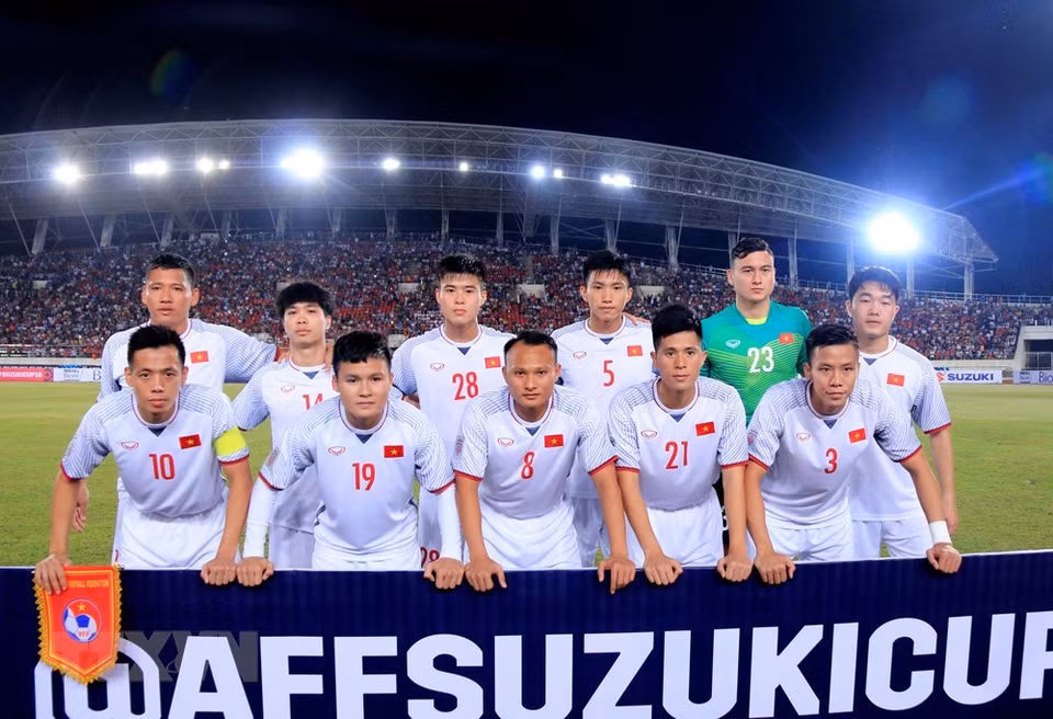 L'équipe vietnamienne pose pour une photo avant le match.