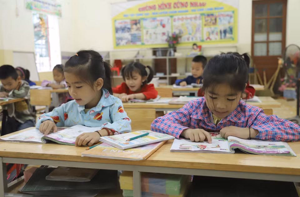 Heure de cours pour des élèves à l'école primaire Nga My. Photo: VNA