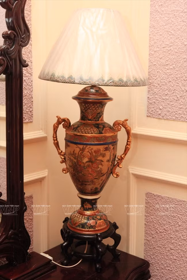 Une lampe dans la villa de Bao Dai. 