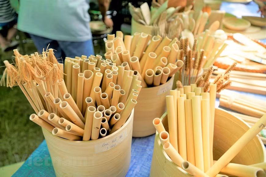 Pailles en bambou. Photo: Vietnam+
