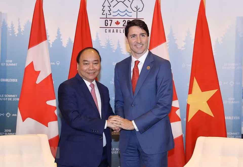  Le Premier ministre Nguyên Xuân Phuc (gauche) et son homologue canadien Justin Trudeau. 