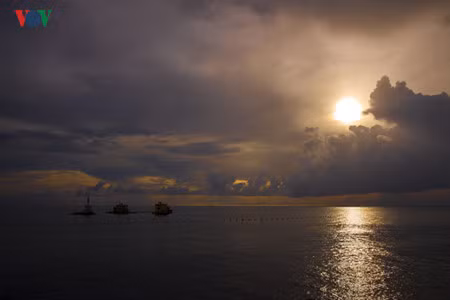 Les îles de Truong Sa à l'aube et au crépuscule.
