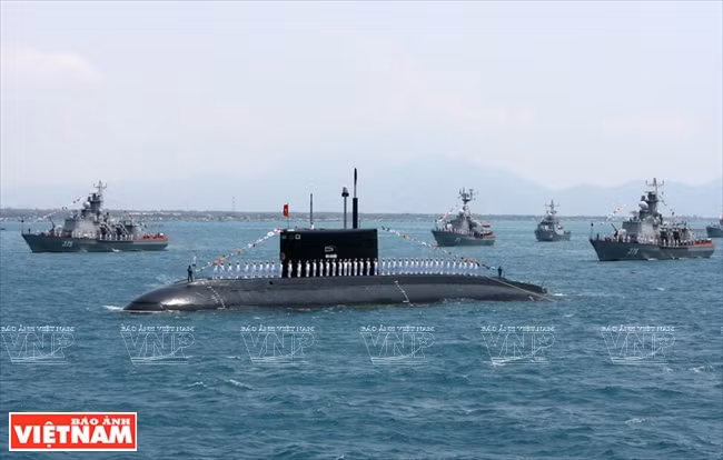 Modernisation de la Marine pour protéger la souveraineté nationale sur la mer, les îles et le plateau continental. 
