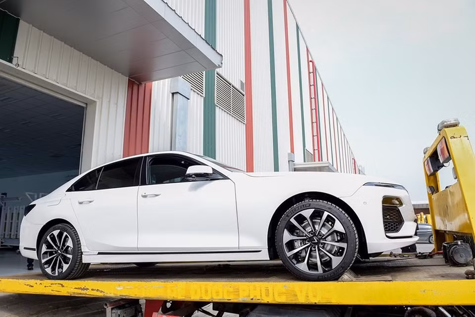 Ses deux modèles plébiscités, un SUV et une berline (Sedan), sous forme de concept-cars sont aussi envoyés pour les tests. 