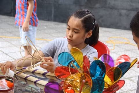 Beaucoup d'enfants séduits par les jouets populaires.