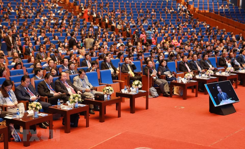 Panorama de la réunion élargie du Conseil d'affaires de GMS.