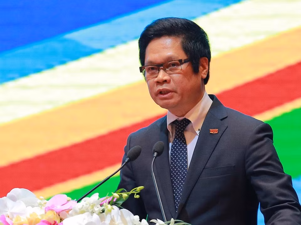 Le président de la Chambre de commerce et d’industrie du Vietnam Vu Tien Loc prend son discours d’ouverture.