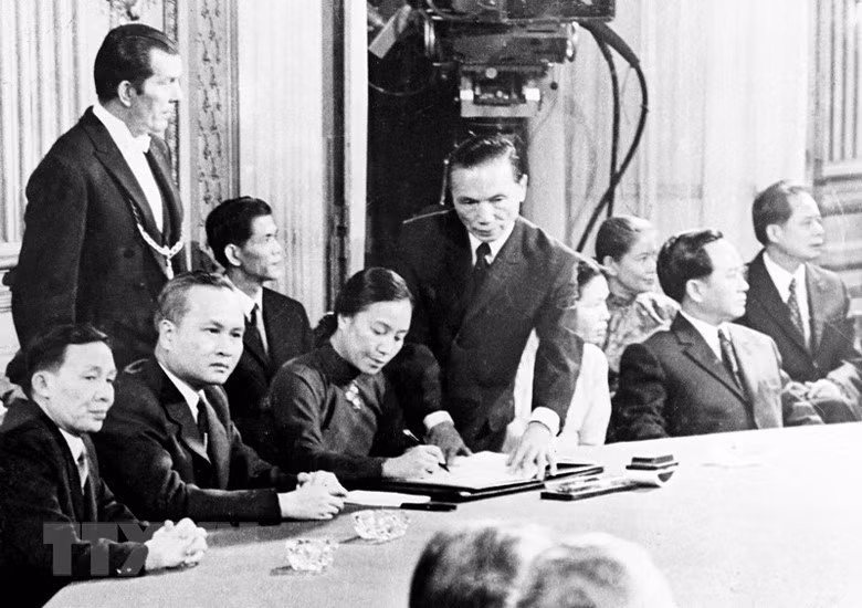 Le 27 janvier 1973, après cinq ans de négociations, les Accords de Paris ont été signés à Paris, mettant fin à la guerre au Vietnam. (Photo: VNA)