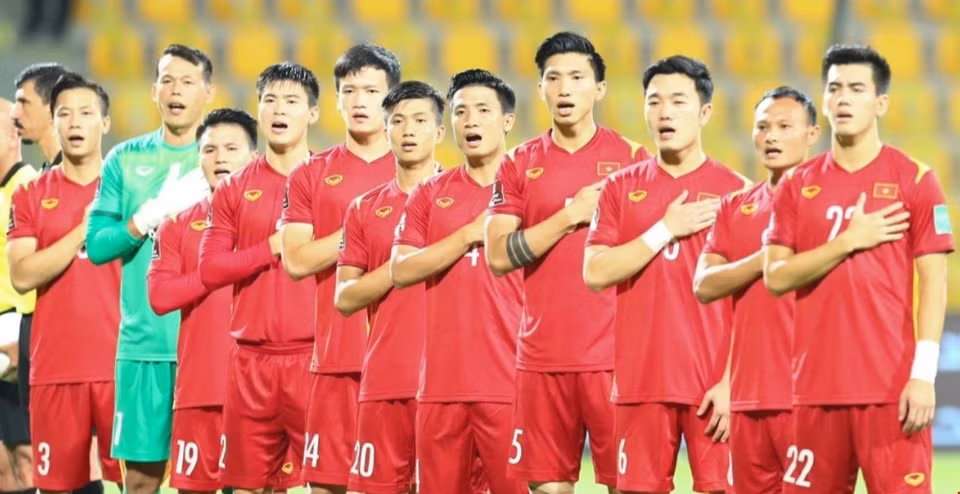 Le Onze national a décroché son ticket pour le dernier tour des éliminatoires asiatiques pour la Coupe du monde 2022, malgré sa défaite 3-2 devant les Emirats arabes unis lors du dernier match du groupe G. Photo: VNA
