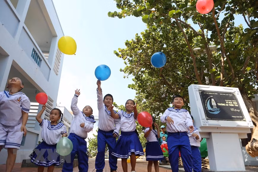 Les élèves de l'école primaire du chef-lieu de Truong Sa. Photo: VNA