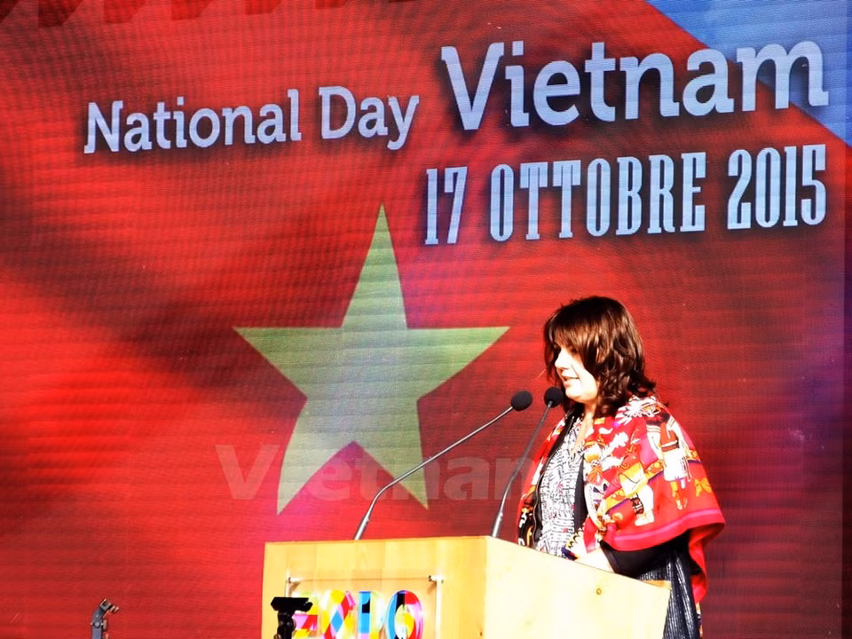 La vice-ministre italienne de l'Environnement, Barbara Degani, a prononcé un discours lors de la journée nationale du Vietnam à l'Expo Milan 2015. 