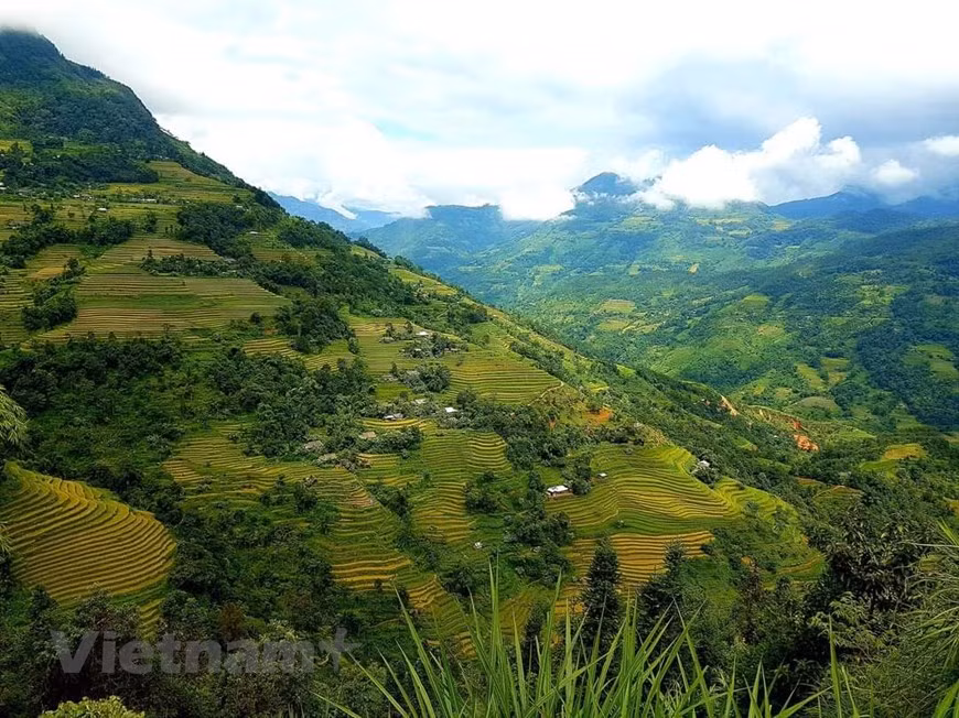 En visitant l'endroit, les touristes vont être époustouflés par la vue imprenable sur la nature. Photo: VNA
