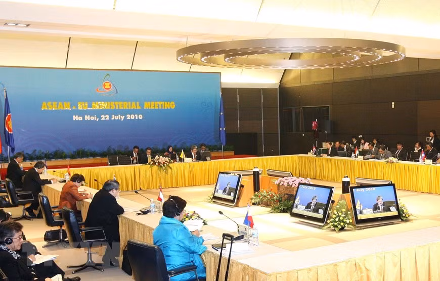 La Conférence ASEAN - UE tenue le 22 juillet 2010 à Hanoi. Photo: VNA 