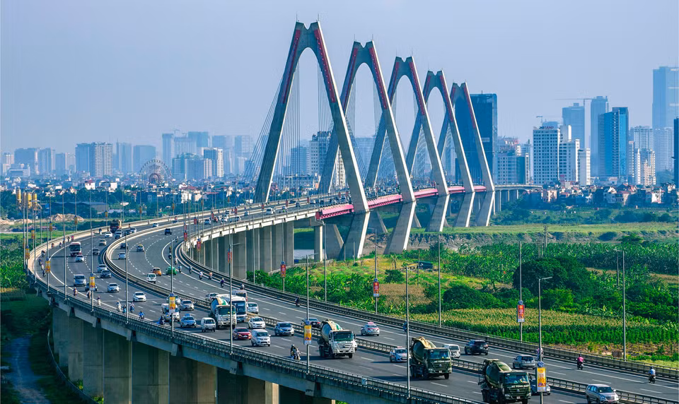 Le pont Nhat Tan un ouvrage moderne et esthétique.