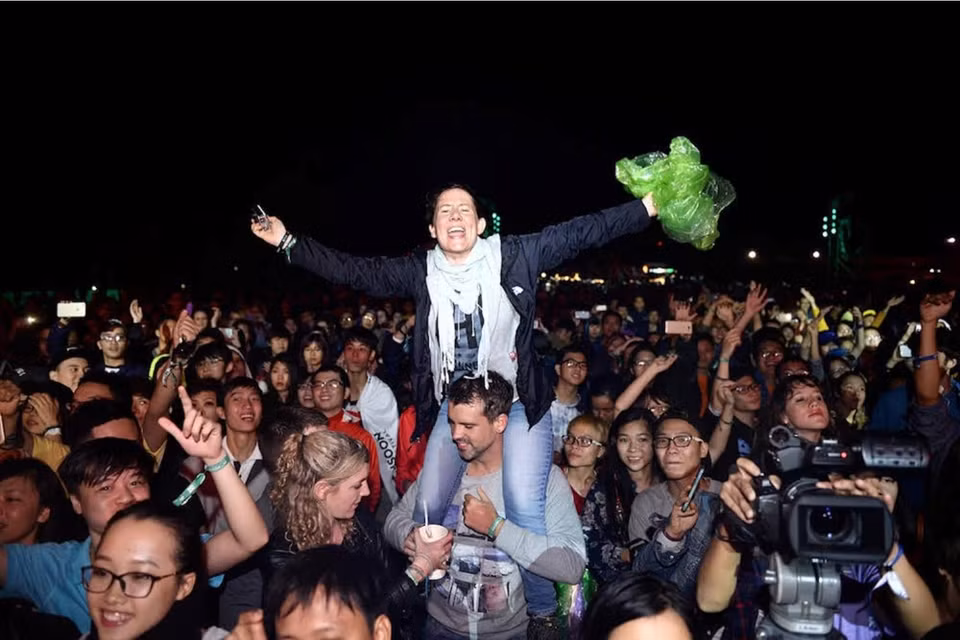 De nombreux étrangers étaient présents à la cité impériale de Thang Long à Hanoi pour cet événement musical. 