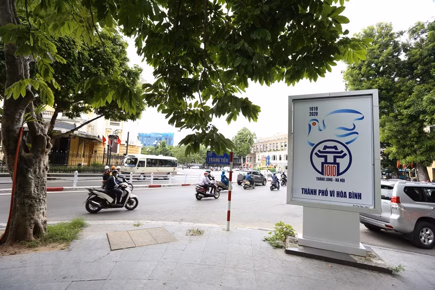 Une vue de la rue Trang Tien. Photo: VNA