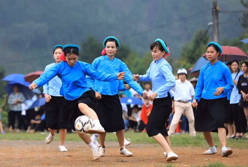 Les compétences footballistiques de ces joueuses sont impressionnantes. Photo: VNA