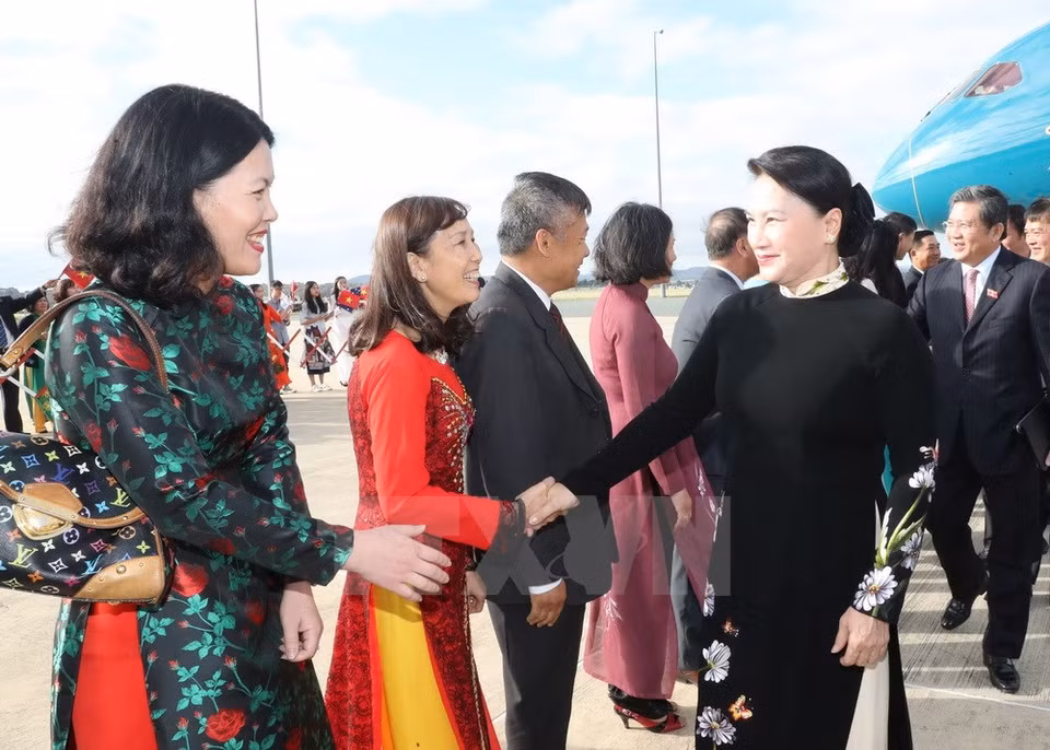 …des cadres et fonctionnaires de l’ambassade du Vietnam et des représentants de la diaspora vietnamienne en Australie.