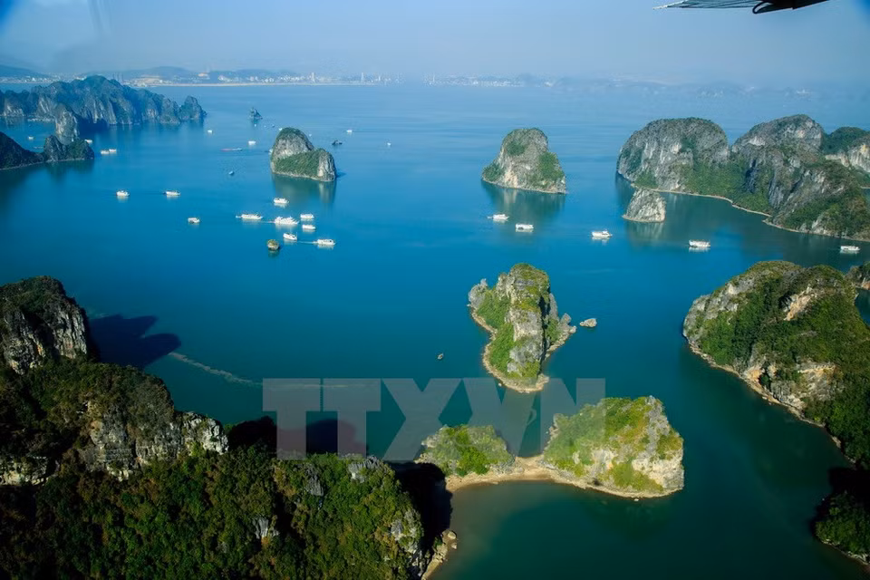 La baie de Ha Long (Quang Ninh, Nord) a été reconnue à deux reprises patrimoine naturel mondial par l’UNESCO, en 1994 et en 2000. 